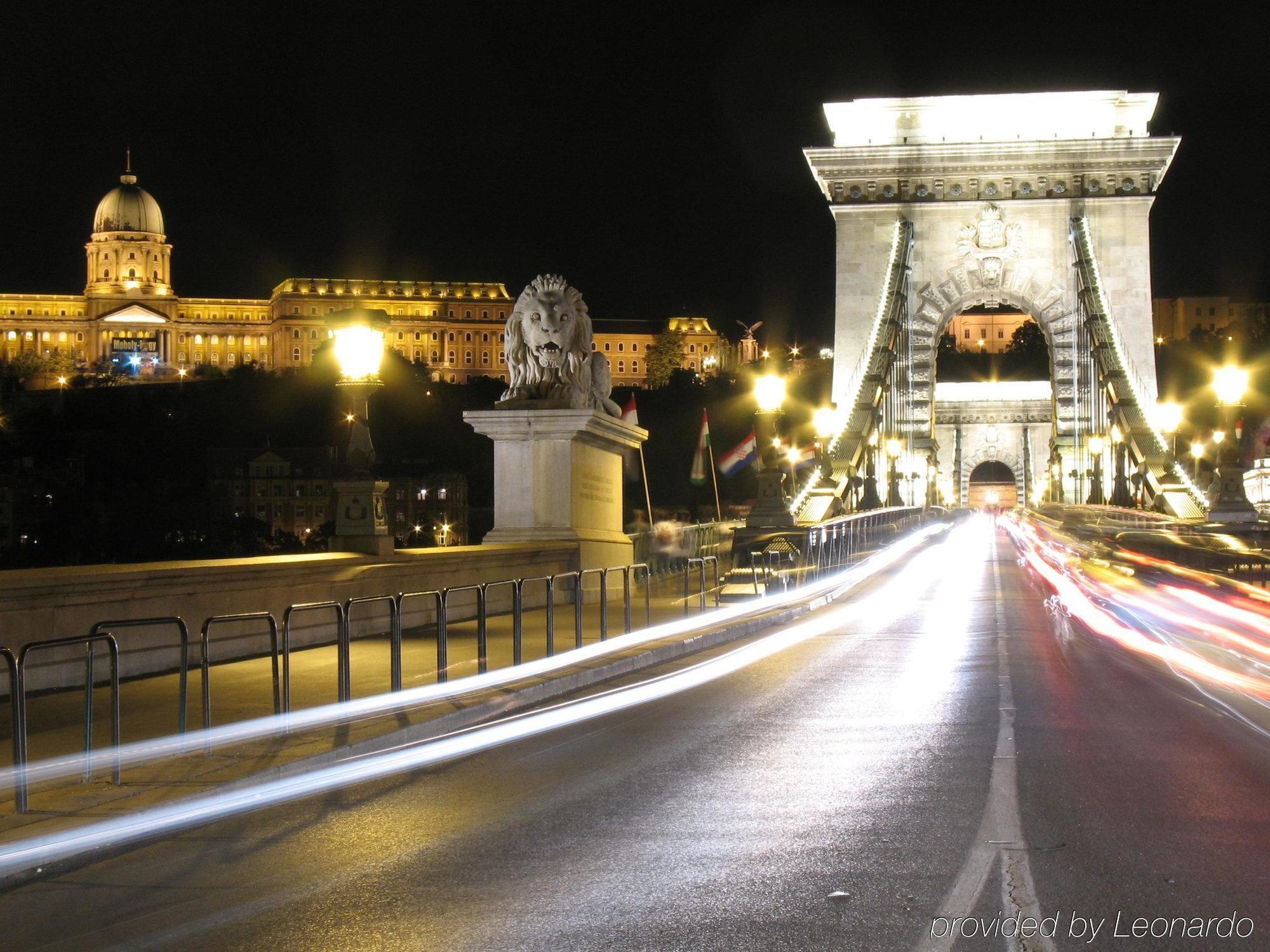 City Hotel Pilvax Budapeste Instalações foto